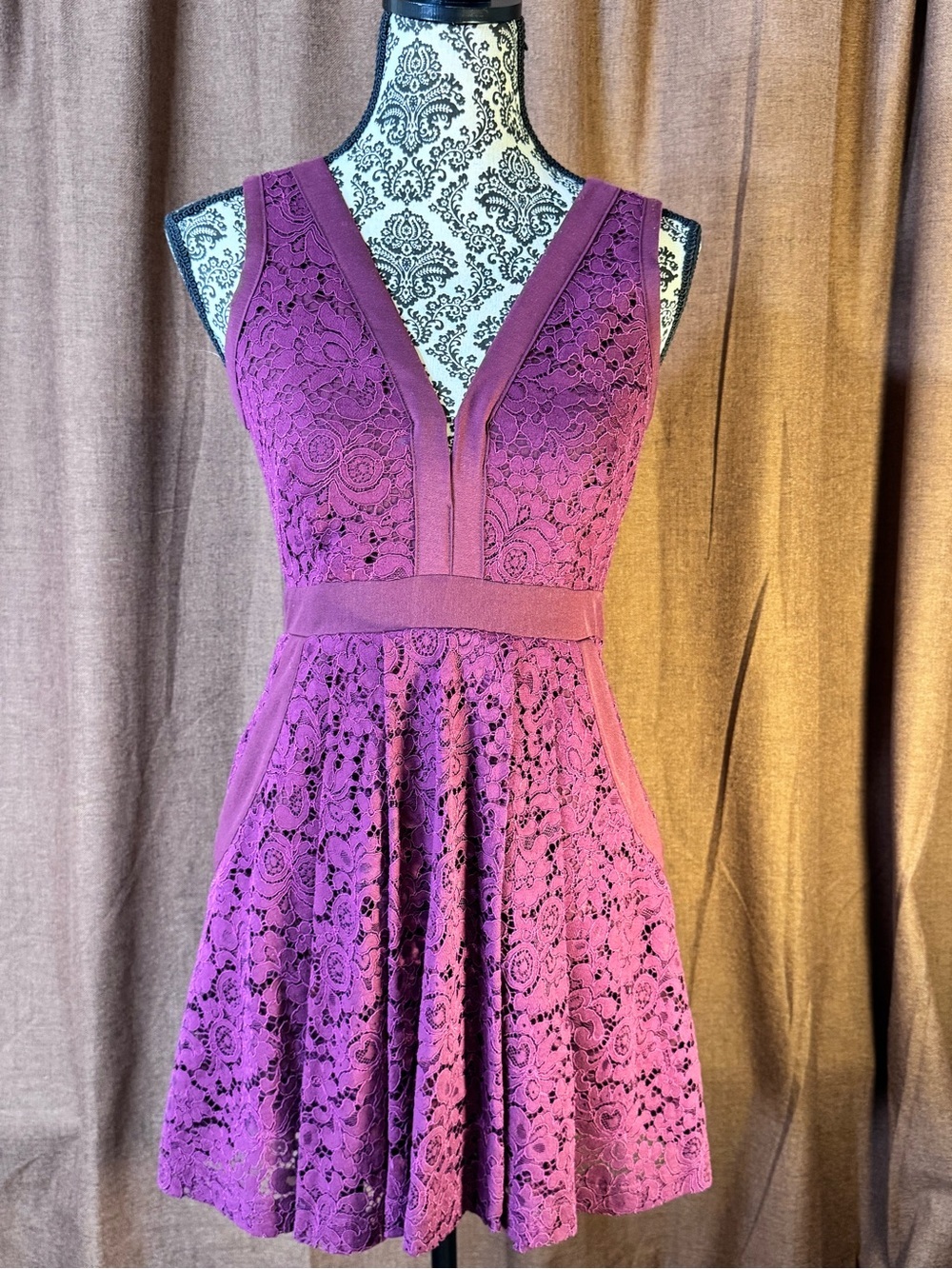 Free People Sleeveless Maroon Purple Lace Cutout Fit-and-Flare Dress size XS​